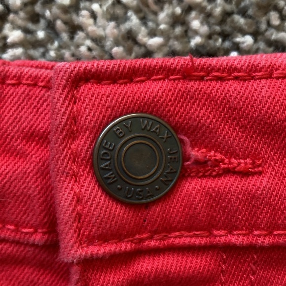 Gap Red Denim Sexy Boyfriend Shorts. Size 2 - Picture 5 of 8
